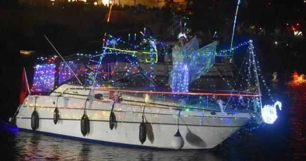 Pirates and jellyfish put on sparkling river spectacle at Henley's ...