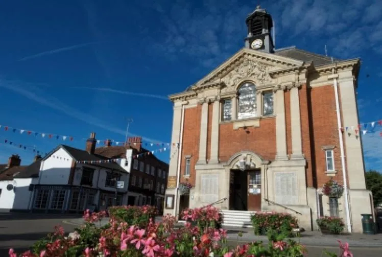 Sit Dat Driver Drivers urged not to park on market place
